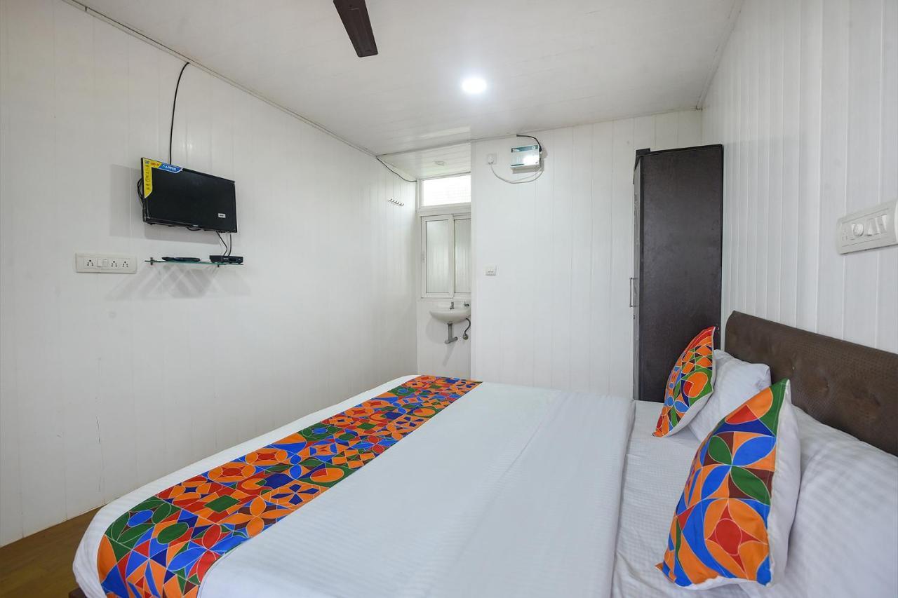 Hotel Fabexpress Vincy Palace, Mandrem Beach Zewnętrze zdjęcie